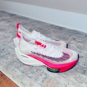 Nike alpha flys women’s.